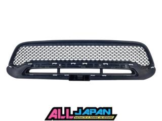 Запчасть решетка в бампер передняя Dodge Durango 2019