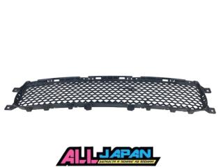 Запчасть решетка в бампер передняя Dodge Durango 2019