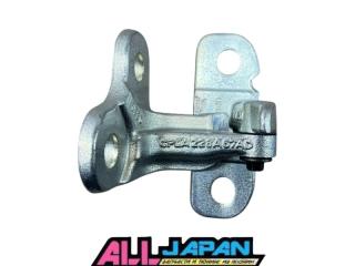 Фото запчасти петля двери задняя левая Land Rover Range Rover Sport 2018 контрактная запчасть Запчасть петля двери задняя левая Land Rover Range Rover Sport 2018