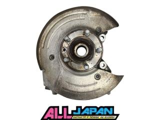 Запчасть кулак задний левый Land Rover Discovery Sport 2017