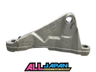 Фото запчасти кронштейн тнвд BMW X6 2015 контрактная запчасть Запчасть кронштейн тнвд BMW X6 2015