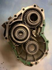 Крышка корпуса кпп VW Passat 2001-2005