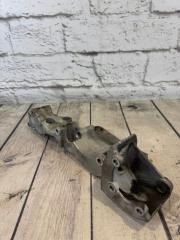 Кронштейн генератора Skoda Octavia 2009