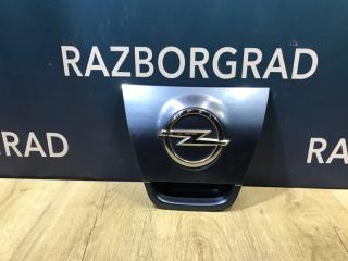 Кнопка багажника Opel Astra 2012