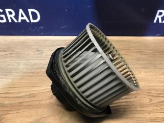 Моторчик печки L200 2009 KB4T 2.5 4D56