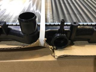 Радиатор охлаждения Carisma/Space Gear 96-06 1.6-1.8 AT