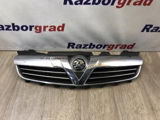 Решетка радиатора Opel Zafira 2010