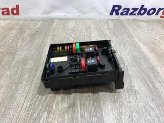 Блок предохранителей подкапотный Volkswagen Golf 2010