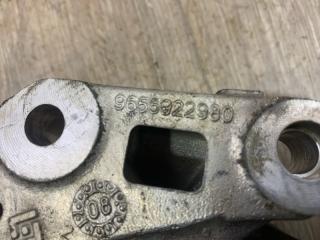 Опора двигателя правая Peugeot 3008 1.6 EP6