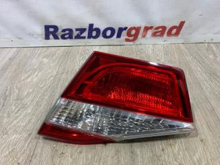 Запчасть фонарь внутренний правый Toyota Camry 2014