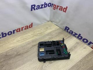 Запчасть блок предохранителей Peugeot 308 2010