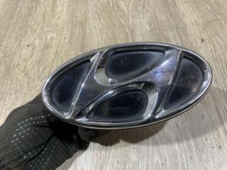 Фото запчасти эмблема Hyundai i30 2012 Б/У запчасть Запчасть эмблема Hyundai i30 2012