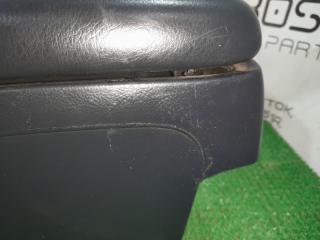 Подлокотник TOYOTA Mark II JZX110 1JZ-FSE 58911-22150 3 ракурс Подлокотник TOYOTA Mark II JZX110 1JZ-FSE 58911-22150 3 ракурс