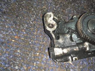 Насос масляный MAZDA Bongo Friendee SGLR WLT WL01-14-100D 5 ракурс
