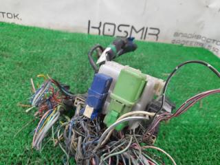 Блок реле NISSAN Prairie HNM11 KA24E 2523079910 4 ракурс