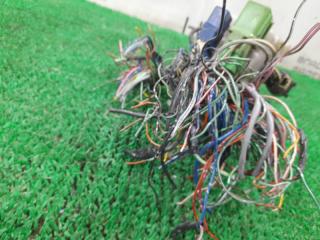 Блок реле NISSAN Prairie HNM11 KA24E 2523079910 5 ракурс