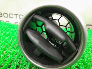 Решетка вентиляционная правая передняя NISSAN Dualis KJ10 MR20DE 68760JD10A 2 ракурс