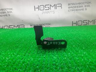 Замок капота NISSAN LEAF ZE0 EM61 656703NA0A 1 ракурс