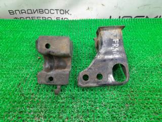 Запчасть крепление стабилизатора переднее NISSAN Caravan ELGRAND 1998