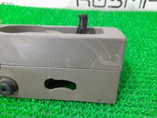 Подстаканник левый задний NISSAN Caravan ELGRAND ALE50 VG33E 76982VE000 2 ракурс Подстаканник левый задний NISSAN Caravan ELGRAND ALE50 VG33E 76982VE000 2 ракурс