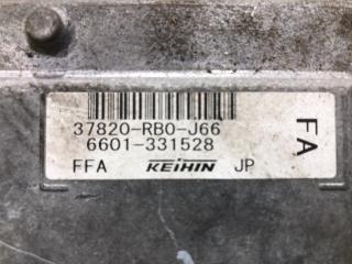 Блок управления двс Honda Fit GE6 L13A 37820-RB0-J66 3 ракурс
