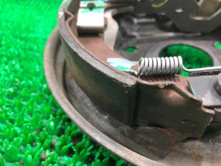 Кожух тормозного диска правый задний SUZUKI KEI HN22S K6A 53101-76G01 3 ракурс Кожух тормозного диска правый задний SUZUKI KEI HN22S K6A 53101-76G01 3 ракурс