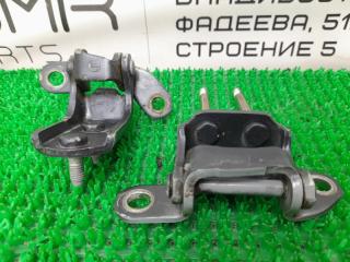 Петли двери задние левые TOYOTA Cresta 1992