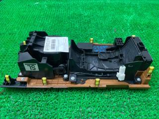 Консоль кпп Lexus IS250 GSE20 4GR-FSE 5880453080C2 2 ракурс Консоль кпп Lexus IS250 GSE20 4GR-FSE 5880453080C2 2 ракурс