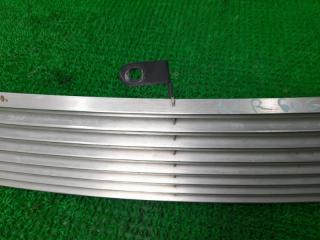 Решетка радиатора TOYOTA VOXY AZR60G 1AZ-FSE 53111-28420 3 ракурс