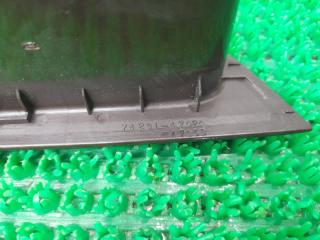 Кнопка стеклоподъемника правая передняя TOYOTA PRIUS NHW11 1NZ-FXE 7423147020 3 ракурс