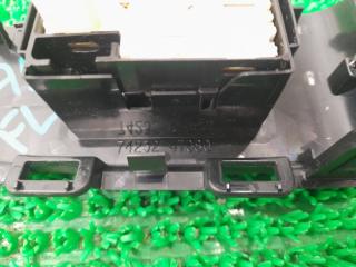 Кнопка стеклоподъемника левая передняя TOYOTA PRIUS ZVW30 2ZR-FXE 84810-33120 4 ракурс