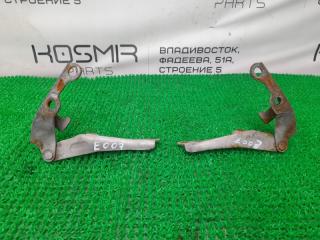 Петля капота TOYOTA CROWN LS130 2L-THE 53410-30070 1 ракурс