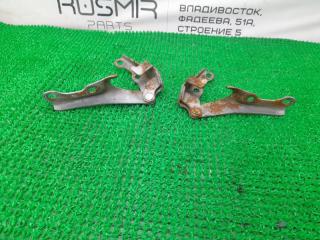 Петля капота TOYOTA CROWN LS130 2L-THE 53410-30070 3 ракурс