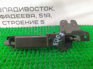 Замок багажника TOYOTA CROWN LS130 2L-THE 64620-30070 2 ракурс