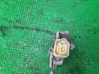 Замок двери правый задний TOYOTA PRIUS NHW10 1NZ-FXE 69050-47010 3 ракурс
