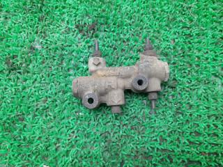 Распределитель тормозной TOYOTA PRIUS NHW10 1NZ-FXE 47190-47010 2 ракурс