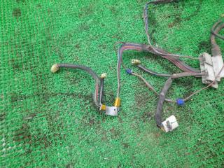 Проводка двери левая передняя TOYOTA CROWN LS130 2L-THE 82152-30320 2 ракурс