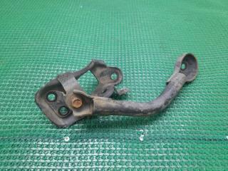 Крепление балки подвески левое заднее SUBARU LEGACY BP5 EJ203 20157AG030 3 ракурс