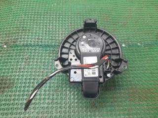 Мотор печки TOYOTA Avensis ZRT272W 3ZR-FAE 8710302130 2 ракурс