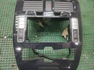 Консоль центральная NISSAN LEAF ZE0 EM61 682603NA1A 4 ракурс