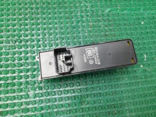 Кнопка стеклоподъемника правая передняя MITSUBISHI RVR GA4W 4J10 8608A209 3 ракурс
