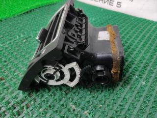 Решетка вентиляционная правая TOYOTA Avensis ZRT272W 3ZR-FAE 5565005141C0 3 ракурс