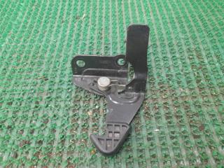 Замок капота NISSAN LEAF ZE0 EM61 656703NA0A 1 ракурс