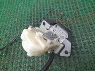 Замок багажника NISSAN Lafesta NB30 MR20DE 51112AU00A 2 ракурс