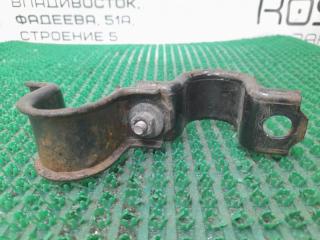 Крепление стабилизатора заднее TOYOTA Avensis ZRT272W 3ZR-FAE 4883205030 2 ракурс