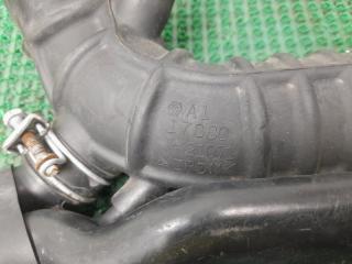 Патрубок воздушного фильтра TOYOTA Sienta NCP81G 1NZ-FE 1788021071 3 ракурс