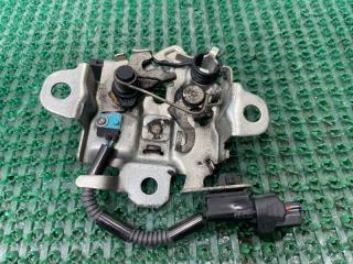 Замок капота Daihatsu Mira E:s LA350S KF 53510B2540 2 ракурс