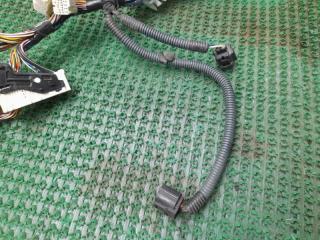 Проводка моторного отсека Lexus GS430 UZS190 3UZ-FE 8211130G30 3 ракурс