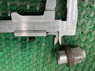 Гайка на колесо TOYOTA Avensis ZRT272W 3ZR-FAE 90942-01033 4 ракурс