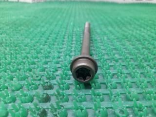 Болт гбц MAZDA Biante CCEFW LF-VDS LF01-10-135 2 ракурс